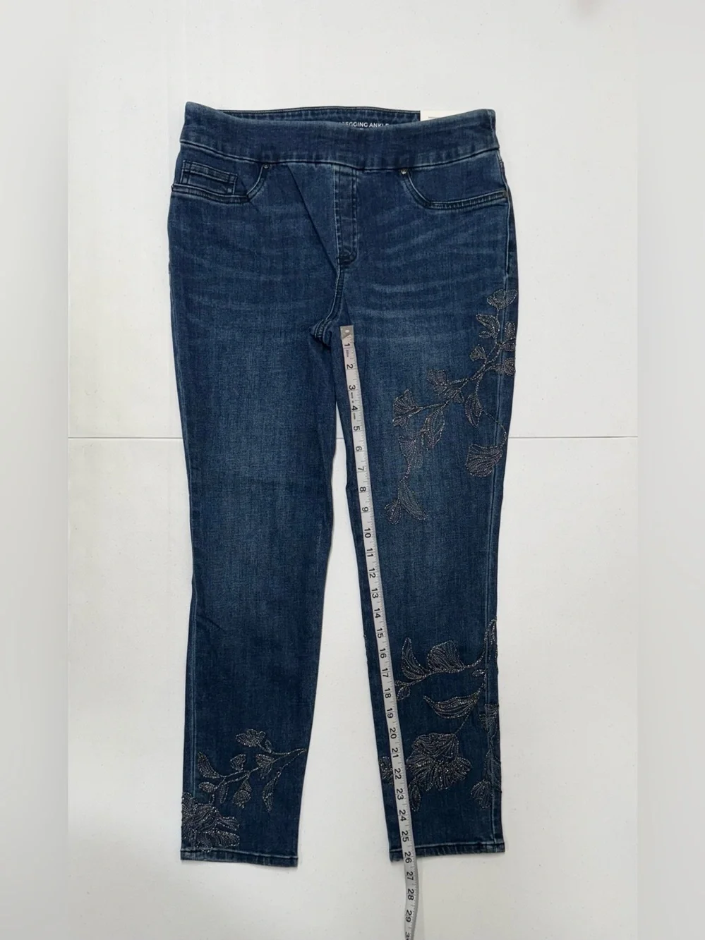 Chico’s Women’s Blue Embroidered Pull On Stretch Comfort Ankle Denim Jeggings 4R